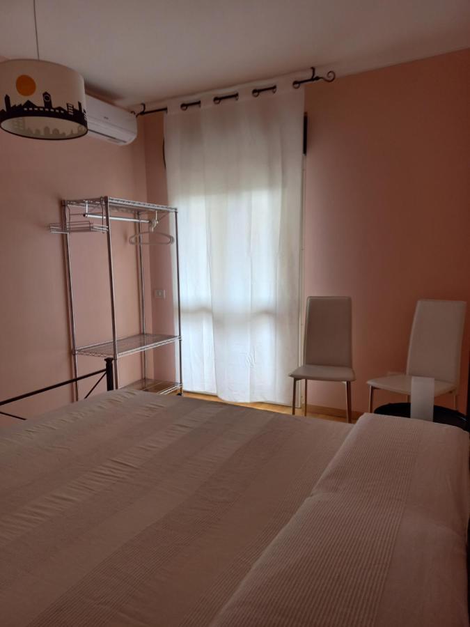 A Un Passo Da... B&B Elmas Extérieur photo